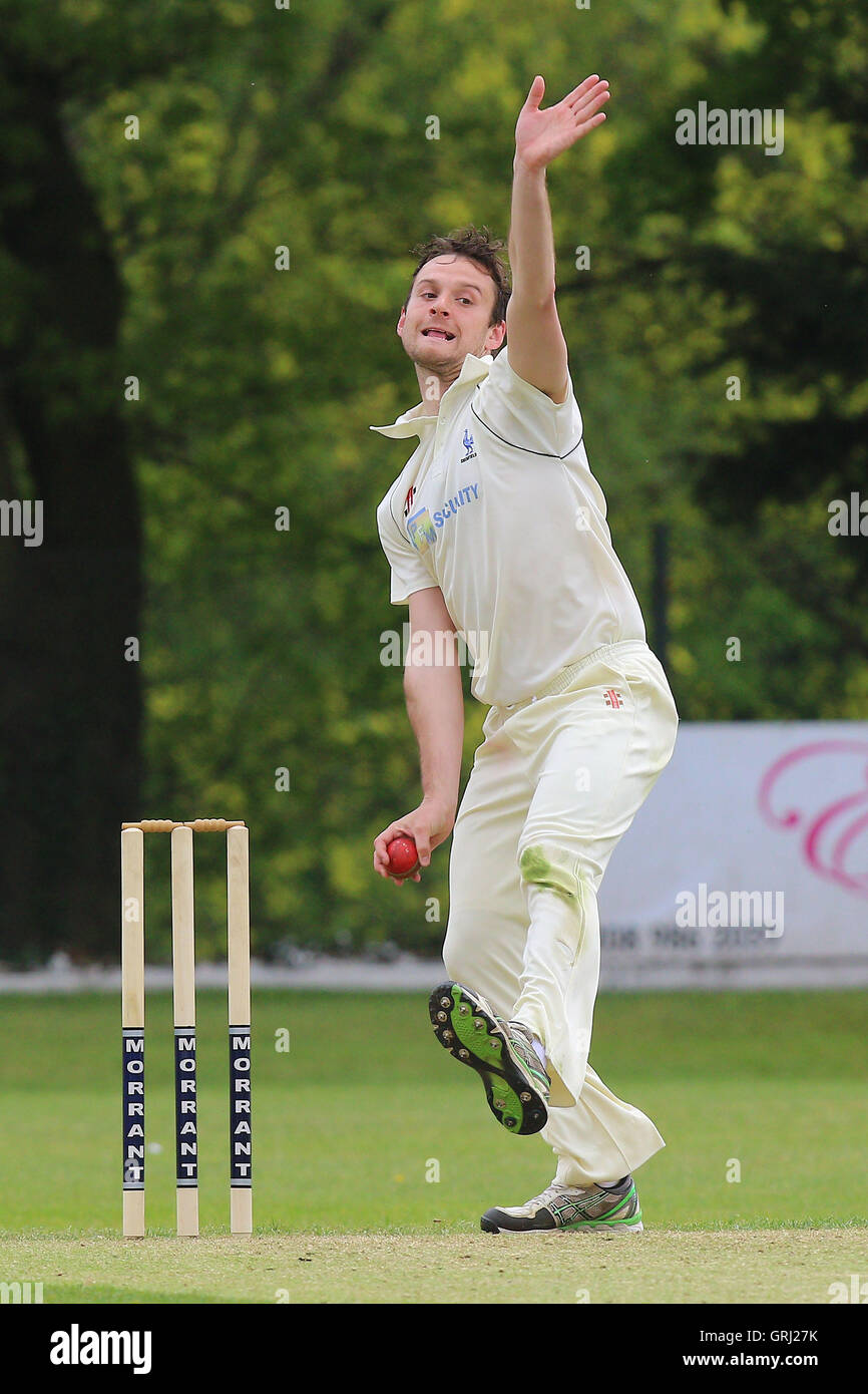 Wanstead and Snaresbrook CC vs Shenfield CC, Shepherd Neame Essex League Cricket at Overton Drive on 7th May 2016 Stock Photo