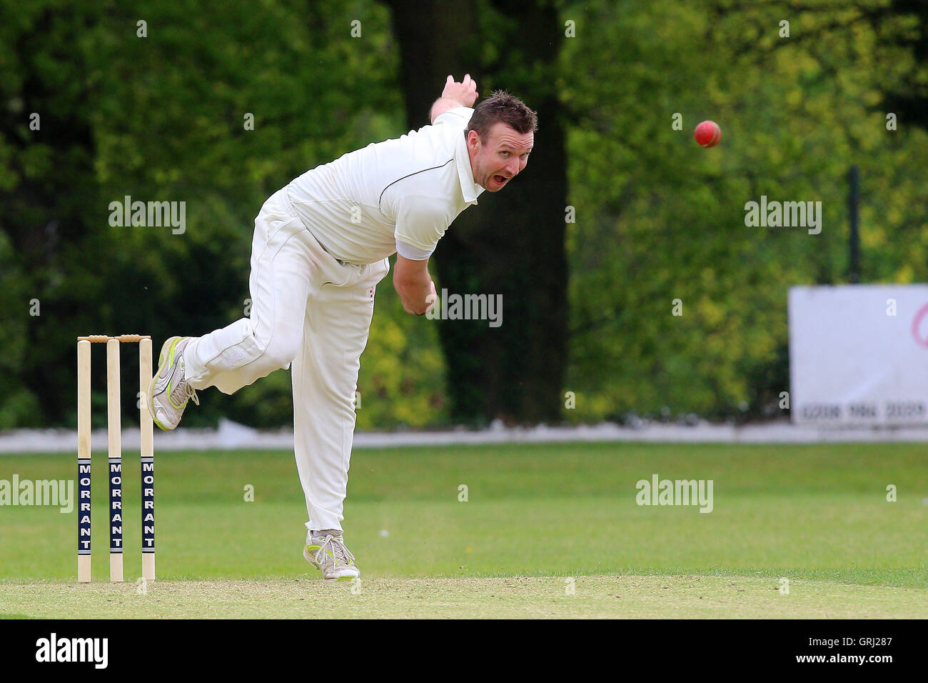 Michael hindley in bowling action hires stock photography and images