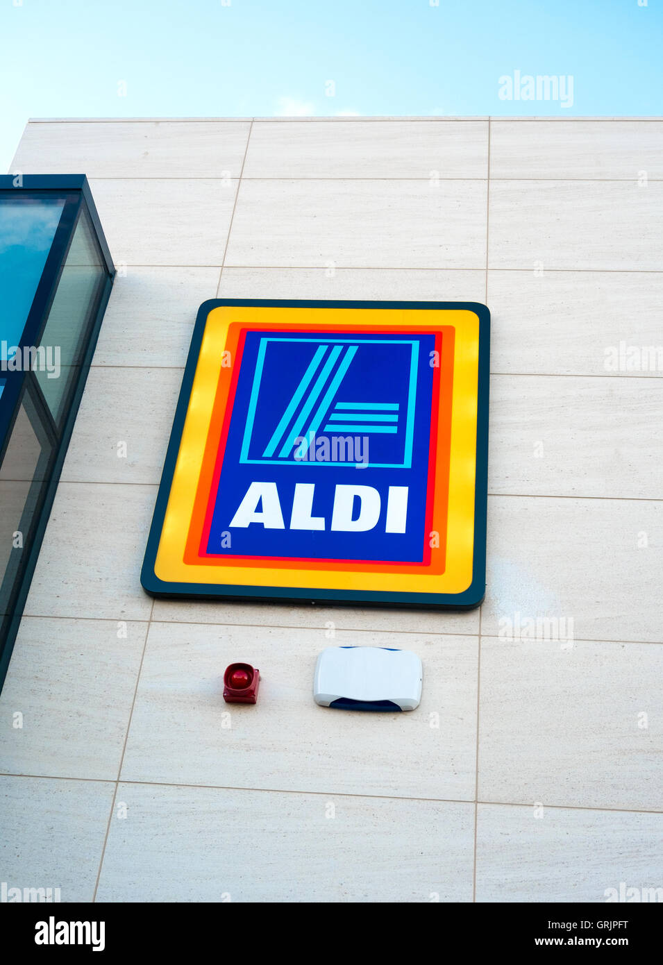 Aldi supermarket sign Stock Photo Alamy