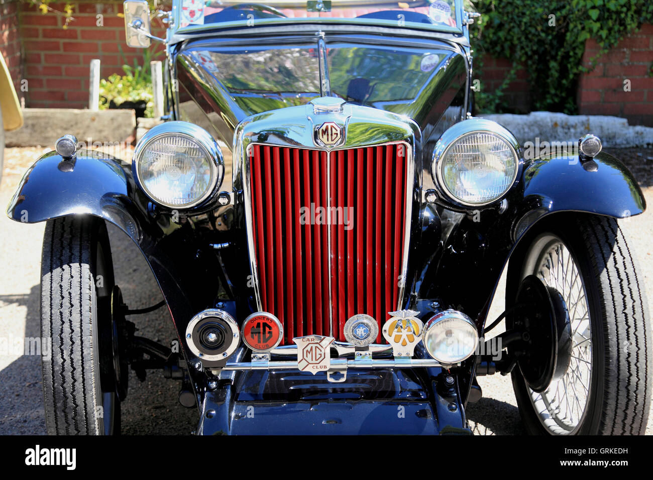 1930's car uk hi-res stock photography and images - Alamy