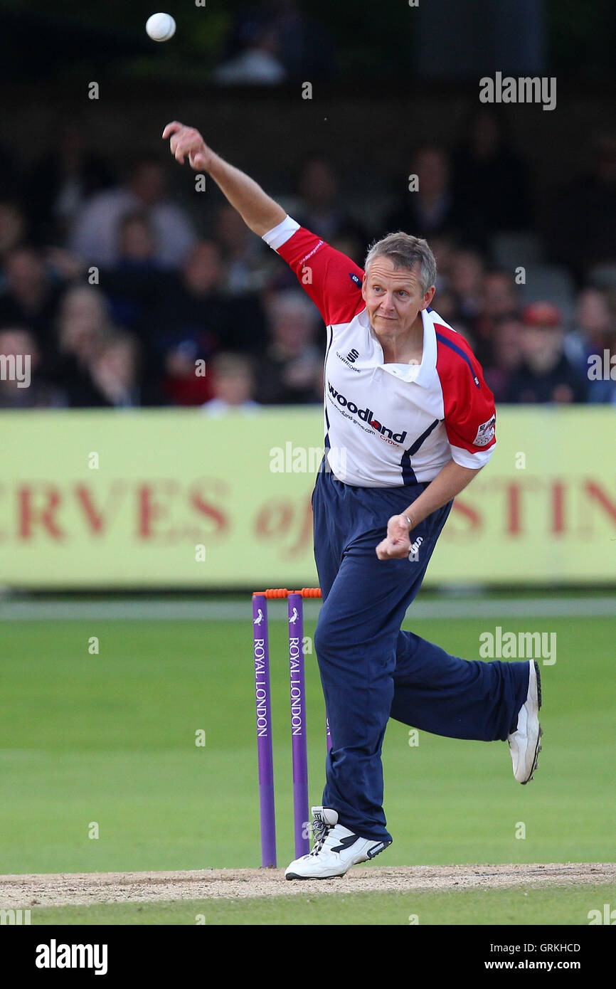 Peter Such in bowling action - Essex Eagles vs Cooky's All-Stars - Cooky's T20 All-Star Big Bash for Alastair Cook 2014 Benefit Year at the Essex County Ground, Chelmsford - 05/06/14 Stock Photo