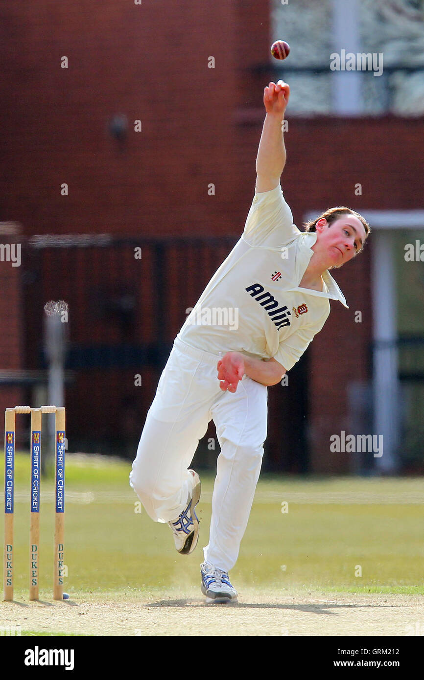 Oliver Seamer Oliver Bocking in bowling action for Essex - Cambridgeshire CCC vs ...