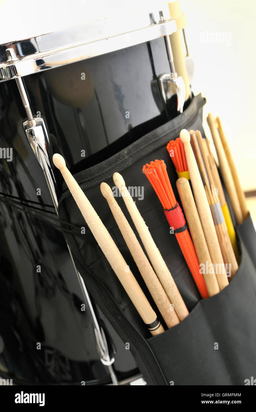 Snare drum with sticks hires stock photography and images Alamy