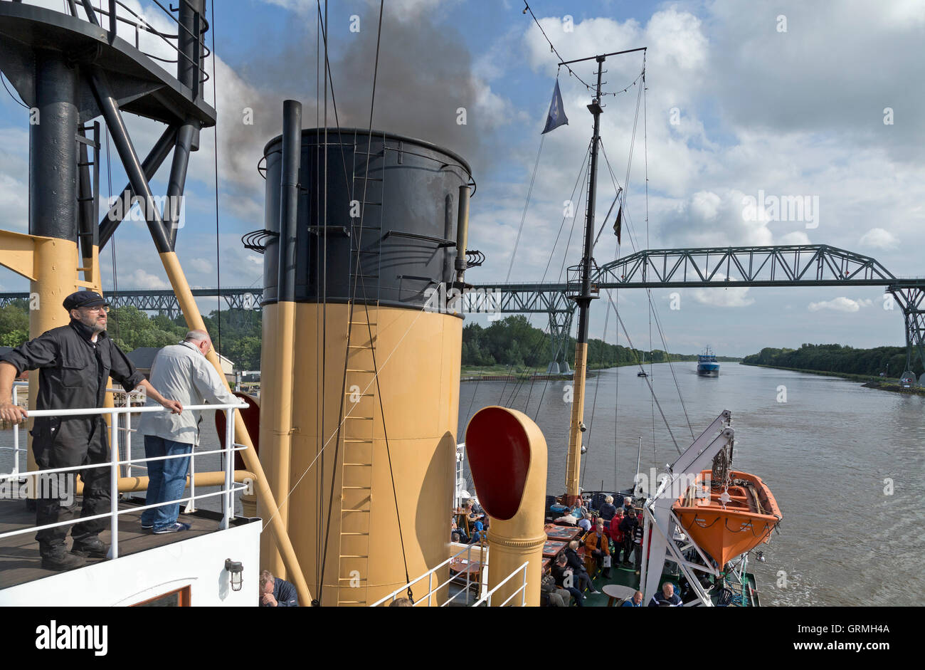 steam icebreaker ´Stettin´ on its way from Hamburg to Kiel, railway