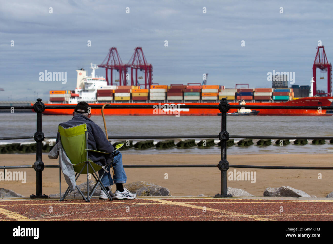 Svitzer Millgarth & Ashgarth tugs berthing Hong Kong OOCL BELGIUM