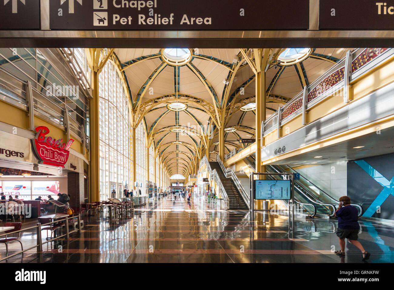 Main hall at the Reagan National Airport, Washington DC Stock Photo - Alamy