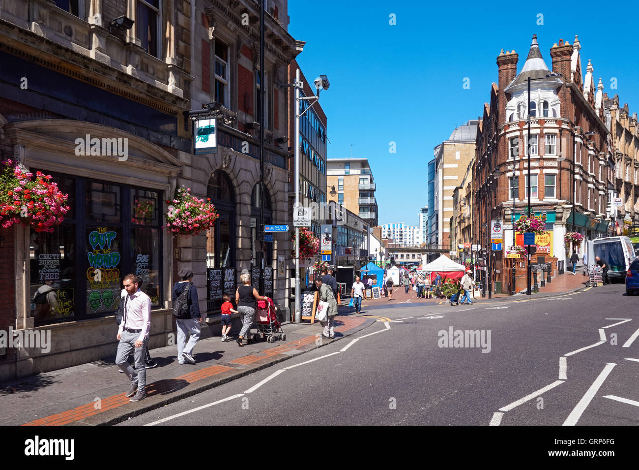 High Street In Croydon London England United Kingdom Uk Stock Photo Alamy