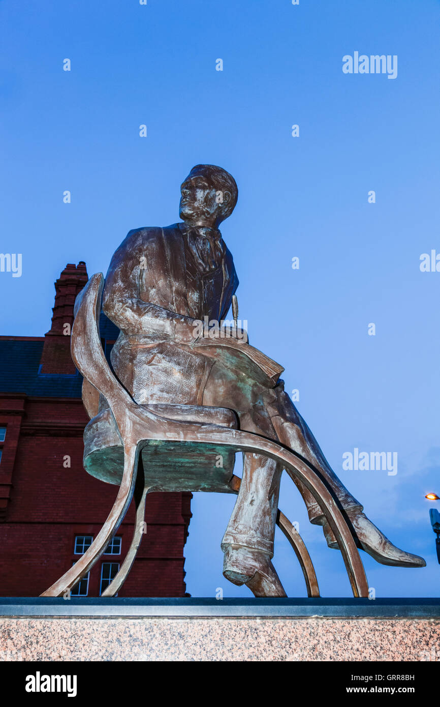 Cardiff bay statues hires stock photography and images Alamy