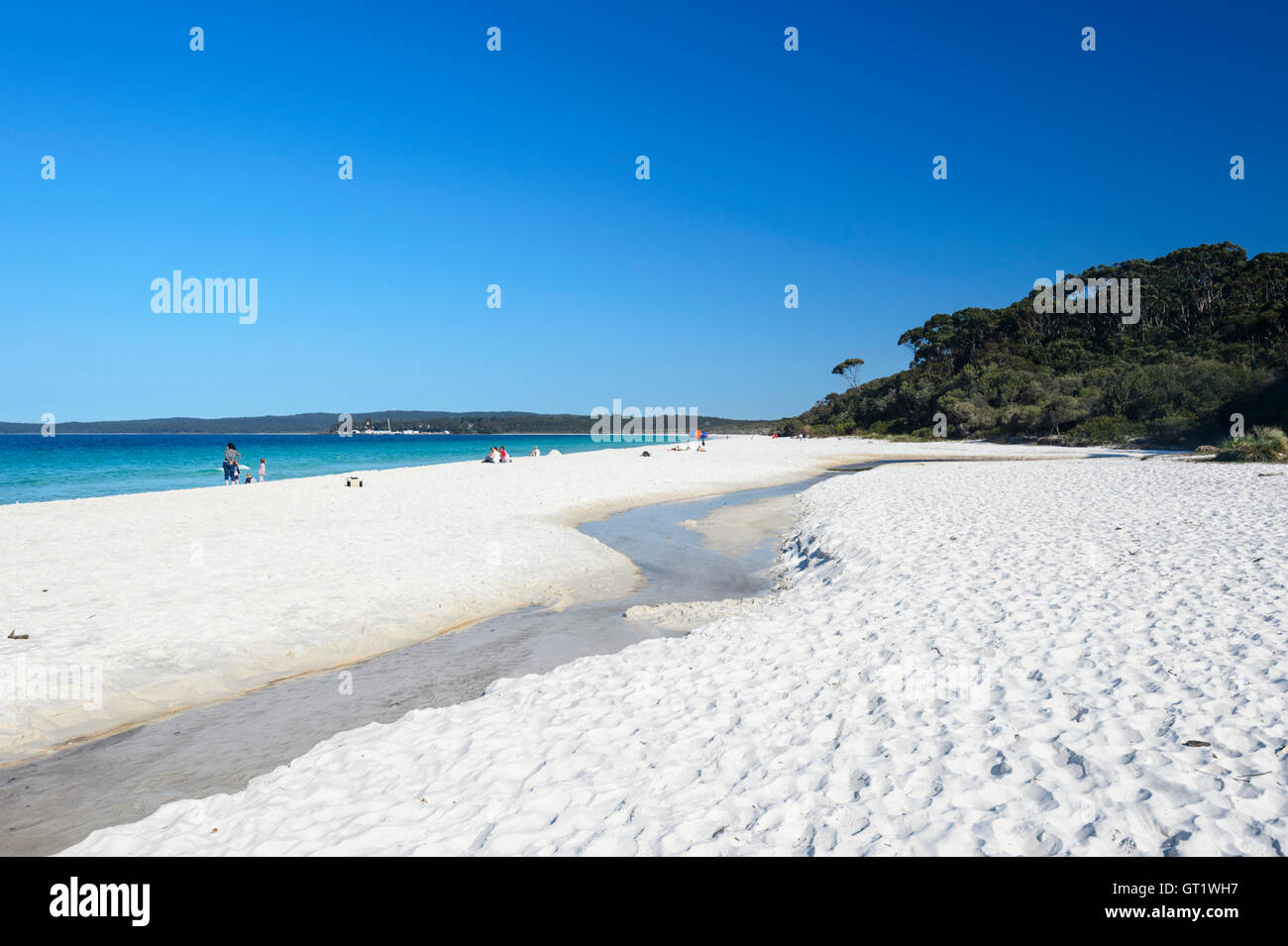The famous white sands of Hyams Beach in picturesque Jervis Bay with