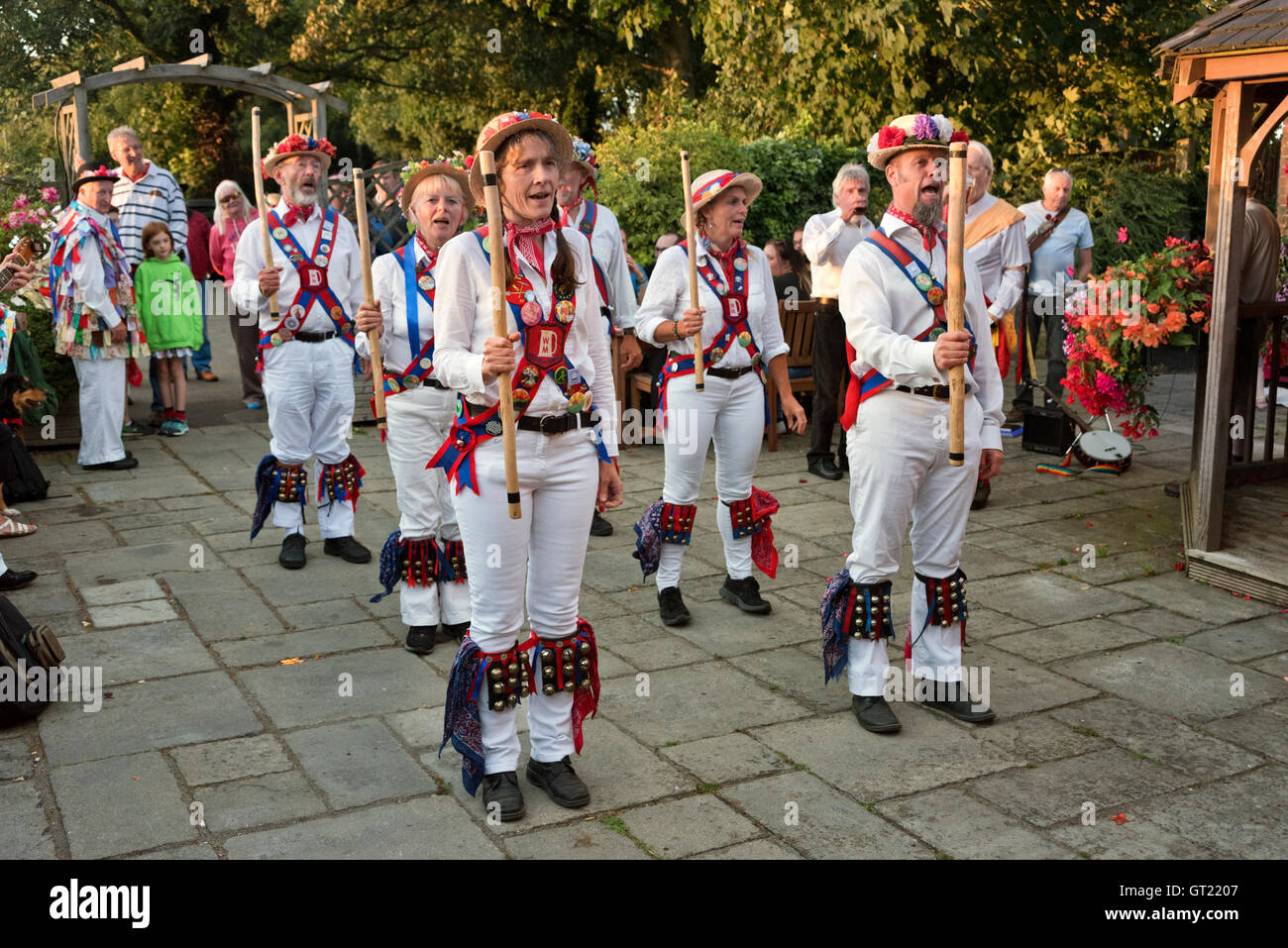 Wickham Morris side perform at The Bat and Ball Pub, Clanfield, Hampshire, UK Stock Photo