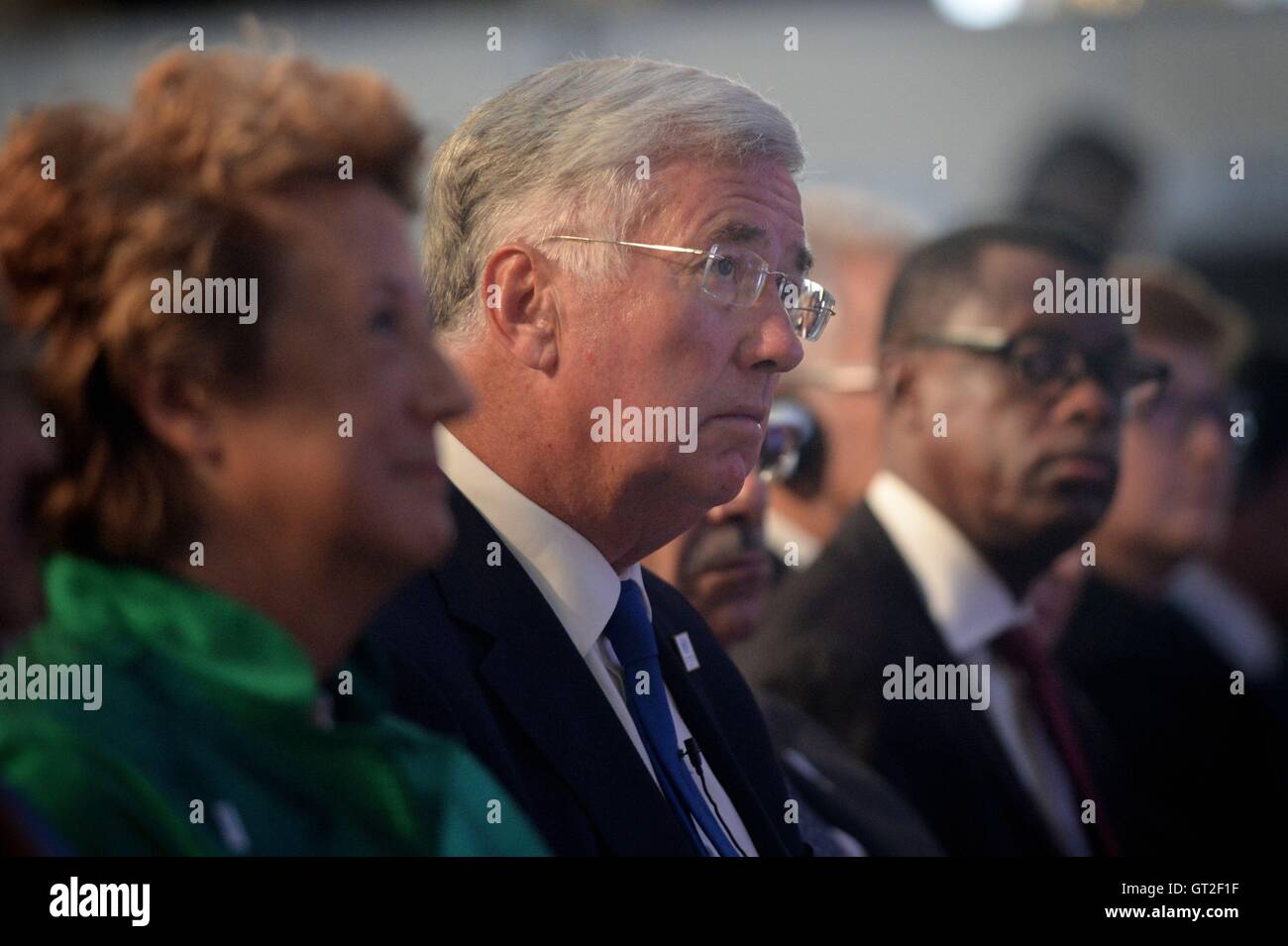 Defence Secretary Michael Fallon (centre) during the UN Peacekeeping Defence Ministerial at Lancaster House in London. Stock Photo