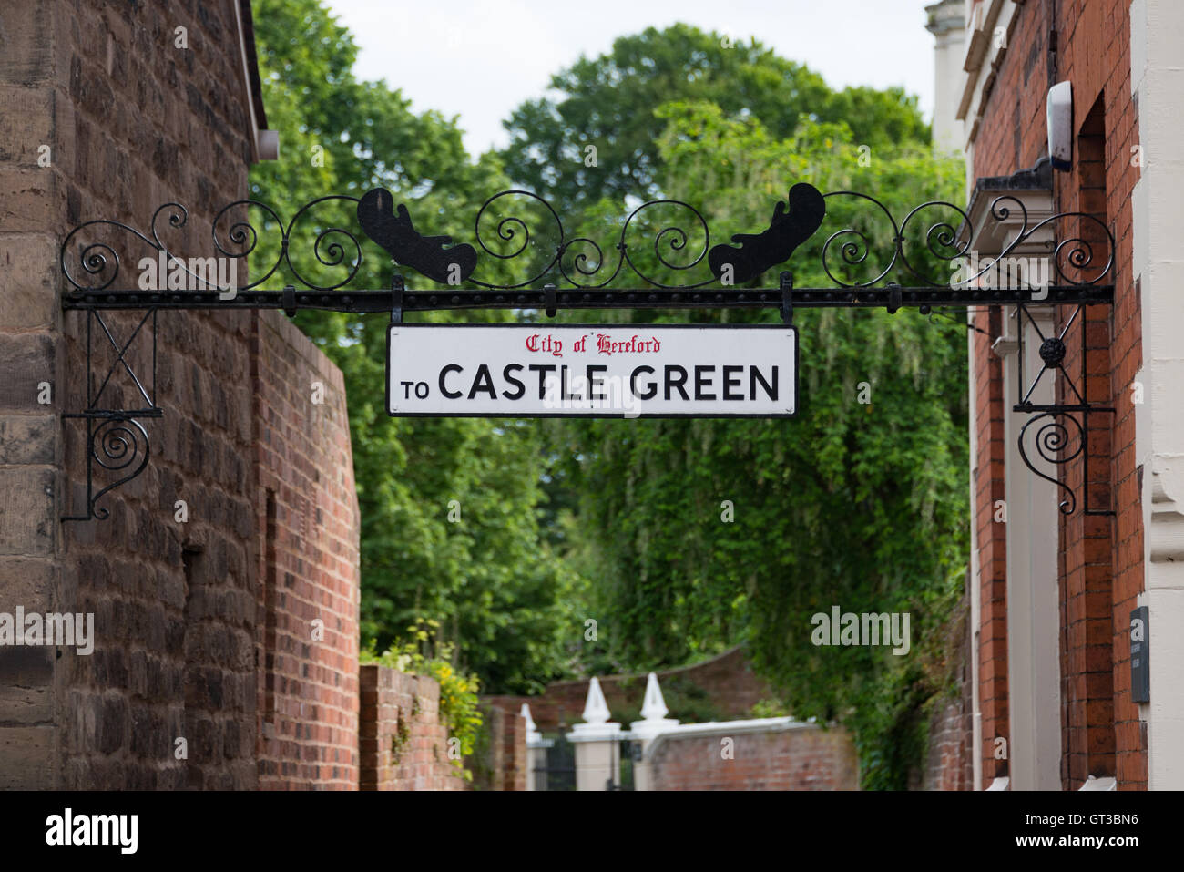 An alleyway in Hereford, Herefordshire, UK Stock Photo