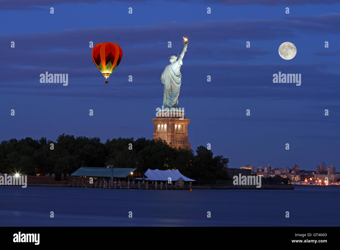 The Statue of Liberty at night Stock Photo Alamy
