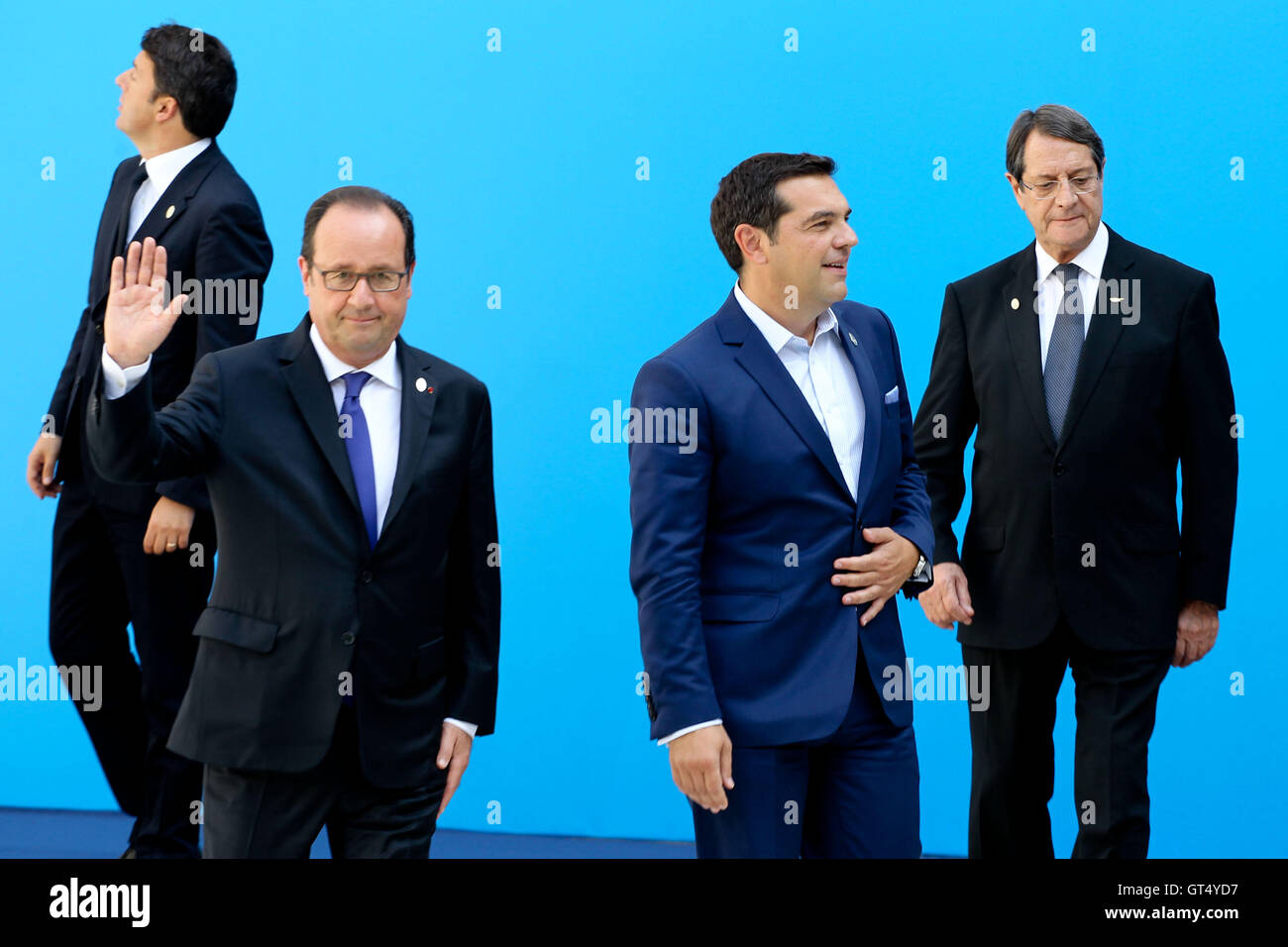 Athens, Greece. 9th Sep, 2016. Left to right, Malta's Prime Minister Joseph Muscat, Italy's Prime Minister Matteo Renzi, France's President Francois Hollande, Greece's Prime Minister Alexis Tsipras, Cyprus' President Nicos Anastasiades, Portugal's Prime Minister Antonio Costa and Spanish State Secretary for the European Union Fernando Equidazu, pose for a family photo during a Mediterranean Leader's Summit in Athens. Credit:  Aristidis Vafeiadakis/ZUMA Wire/Alamy Live News Stock Photo