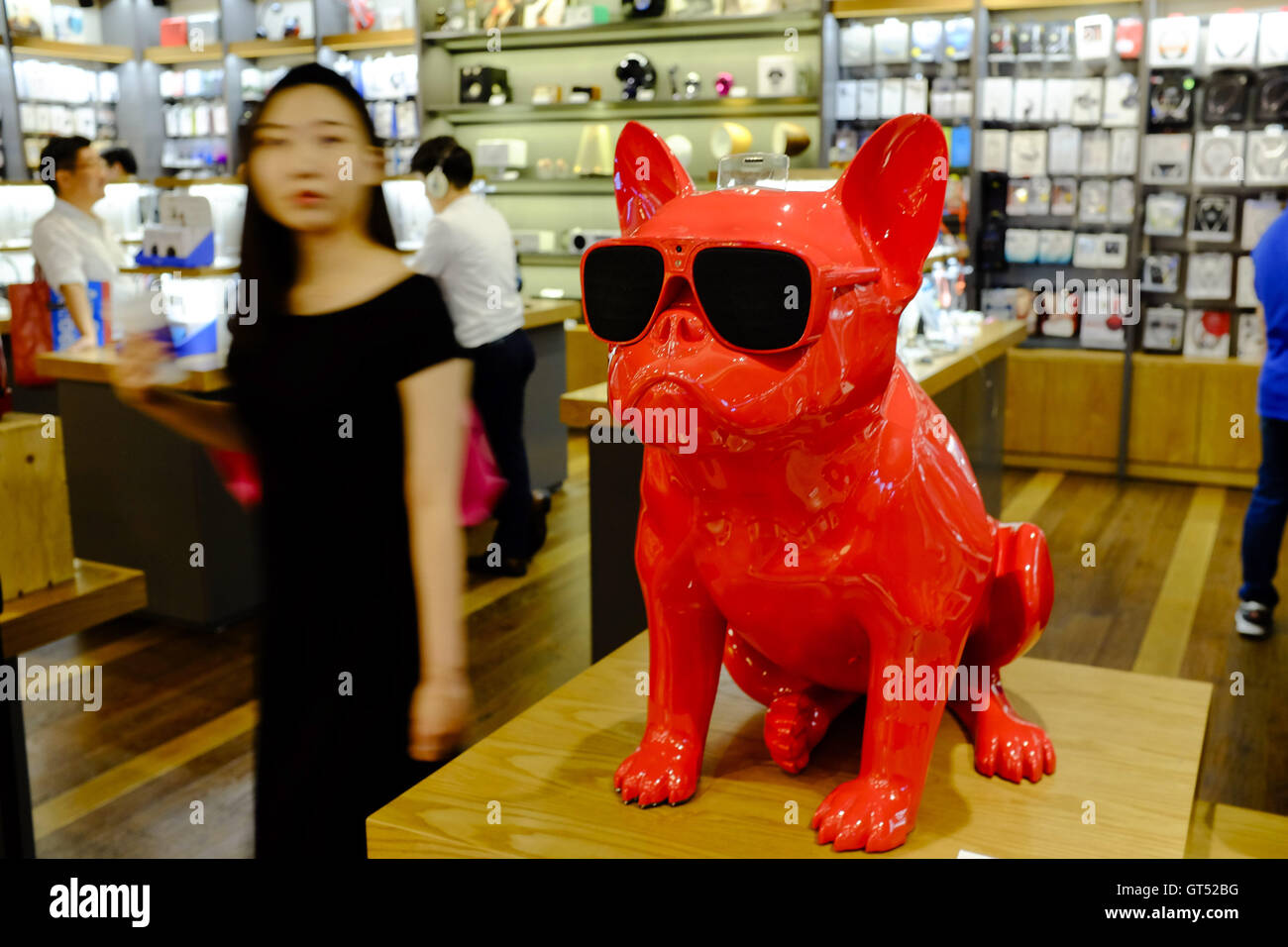 red bulldog speaker