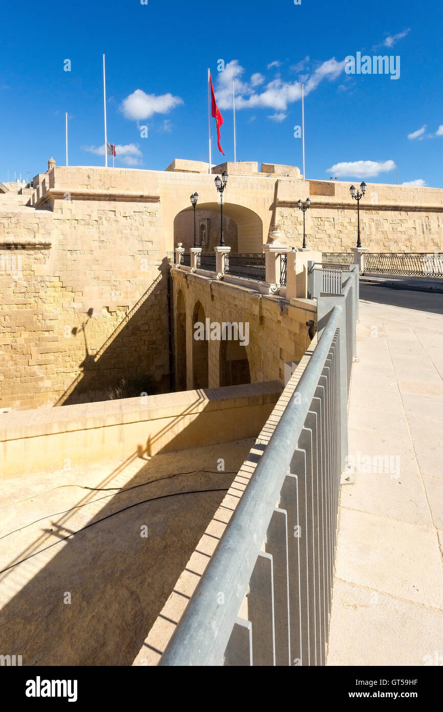 The Main Gate entrance into Birgu (Vittoriosa), Malta Stock Photo Alamy