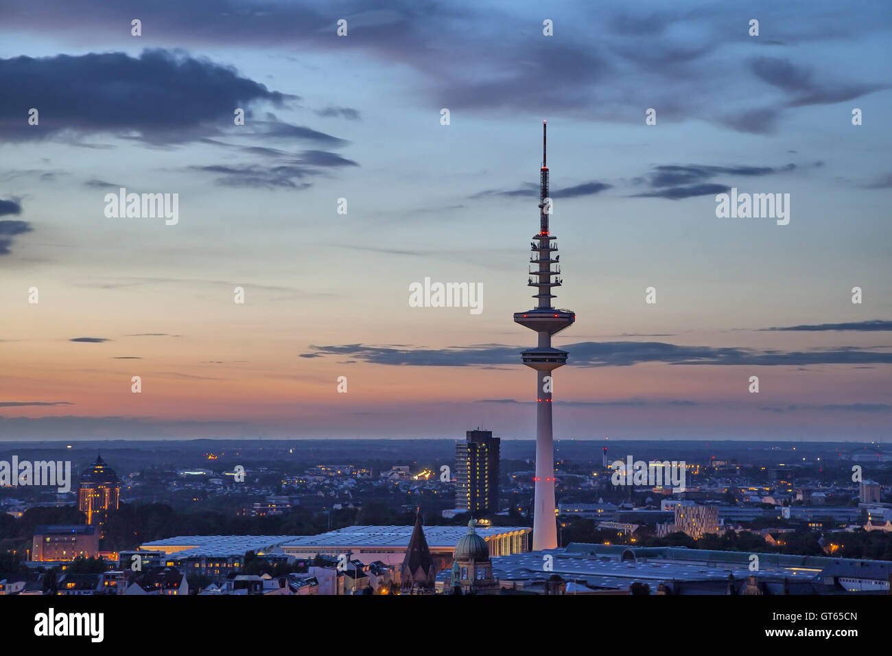 Tv Tower Of Hamburg On Beautiful Sunset Stock Photo Alamy