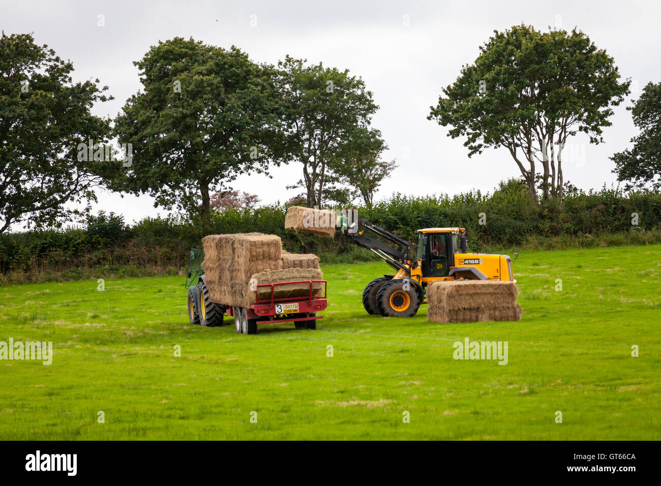 Moving A Hay Bale High Resolution Stock Photography and Images Alamy