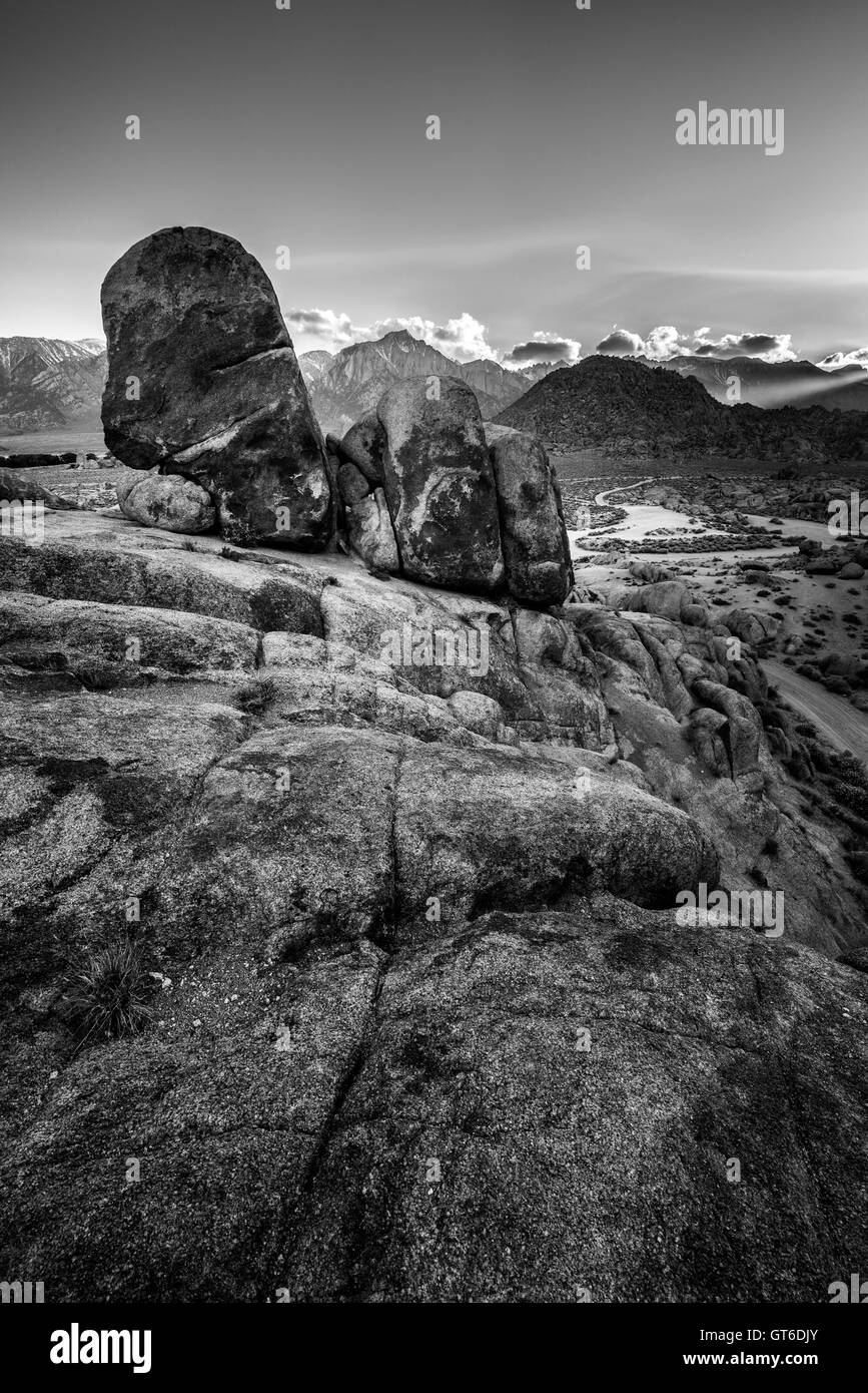 Rock Formations of Alabama Hills Sierra Nevada Owens Valley Lone Pine California USA Stock Photo