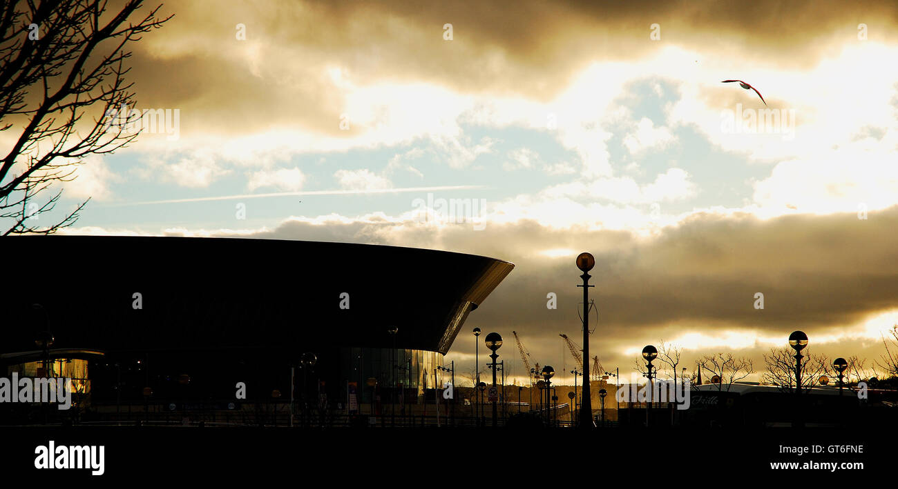 Liverpool Echo Arena on the waterfront at dusk Stock Photo