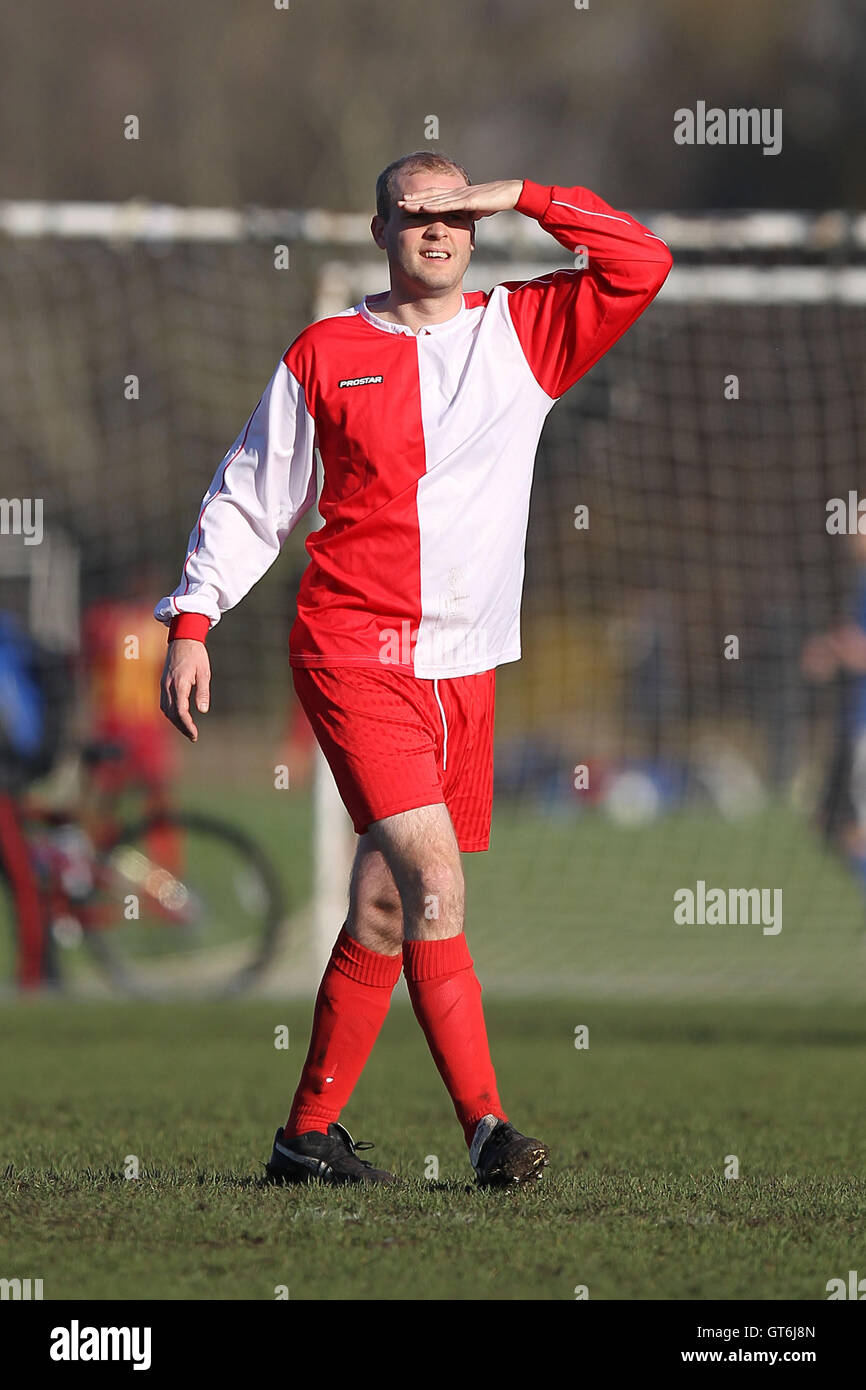 Maddigans (red/white) vs NLM FC - Hackney & Leyton Sunday League Jack ...