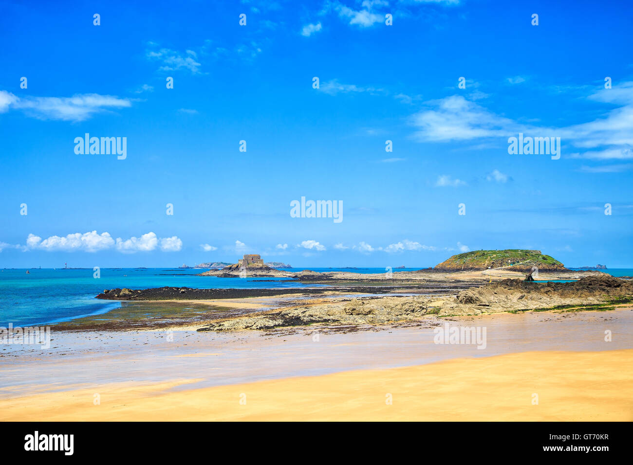 Saint Malo bay, Grand and Petit Be Fort during Low Tide. Brittany, France, Europe. Stock Photo