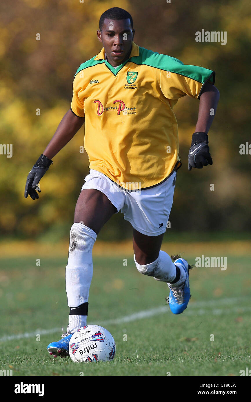 Sunday league football pitch hi-res stock photography and images - Alamy