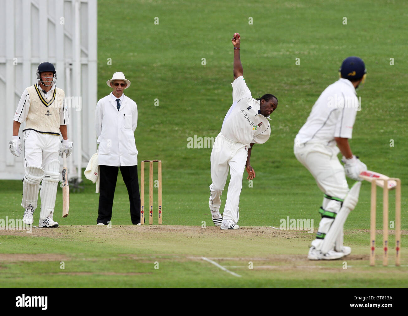 M Chambers Of Wanstead Bowls To S Mcmurray Ardleigh Green Cc Vs Stock Photo Alamy