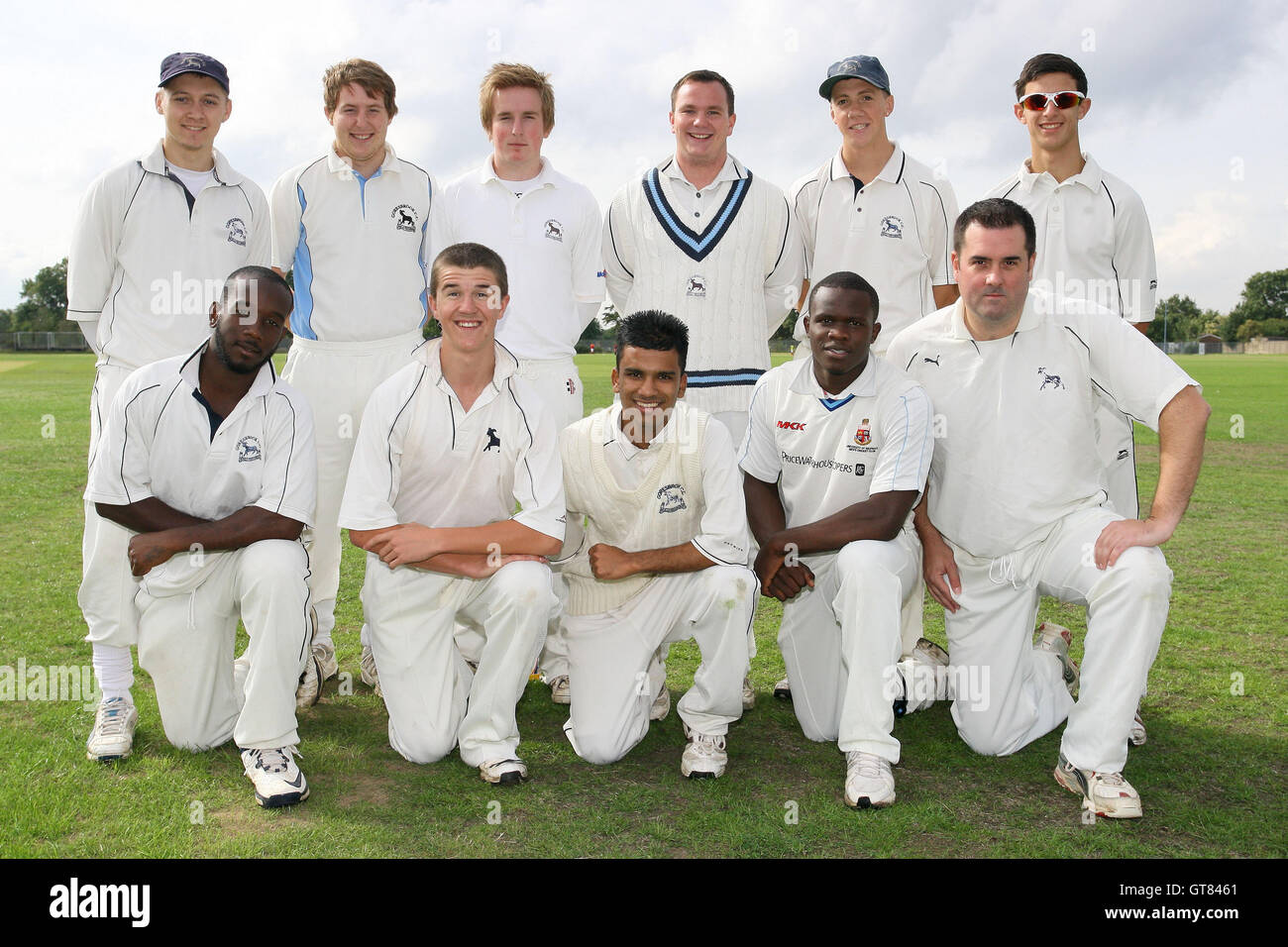 Goresbrook CC pose for a team photo - Lords International Cricket League  T20 Finals Day at Ford CC - 04/09/10 Stock Photo - Alamy