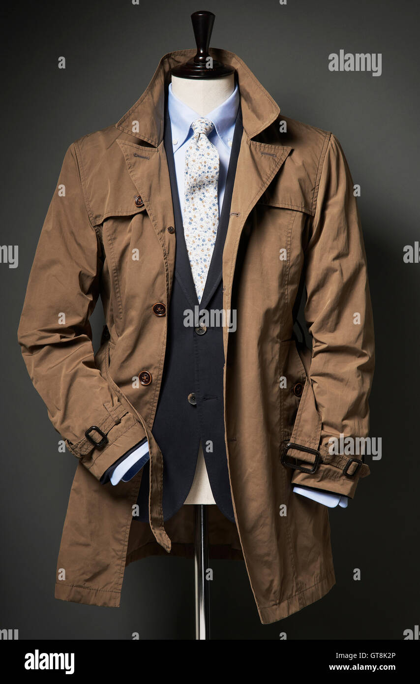 Brown Trench Coat With Suit Jacket, Shirt And Tie On A Bust, Studio Shot  Stock Photo - Alamy