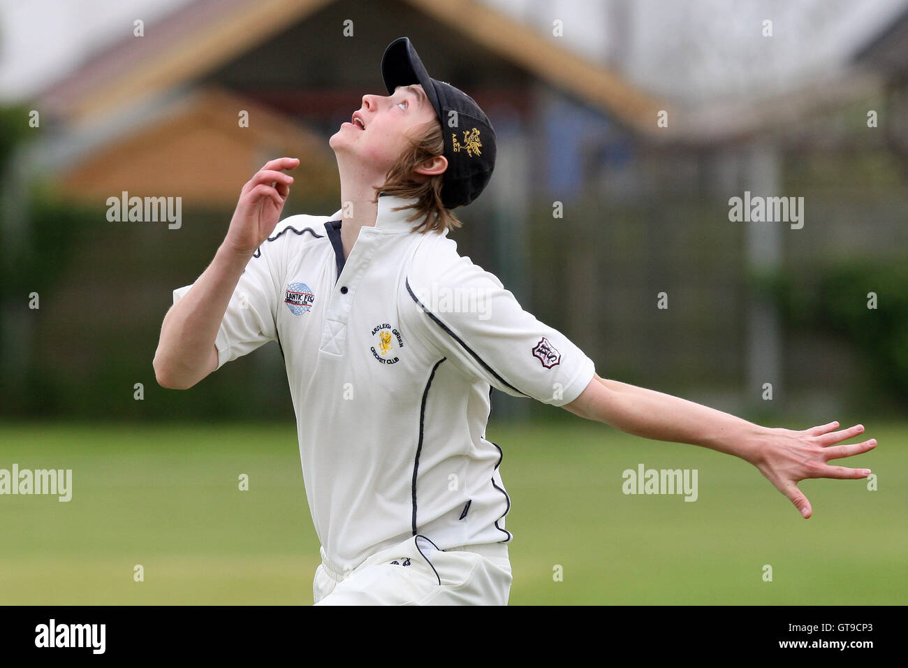 Round the wicket hi-res stock photography and images - Alamy