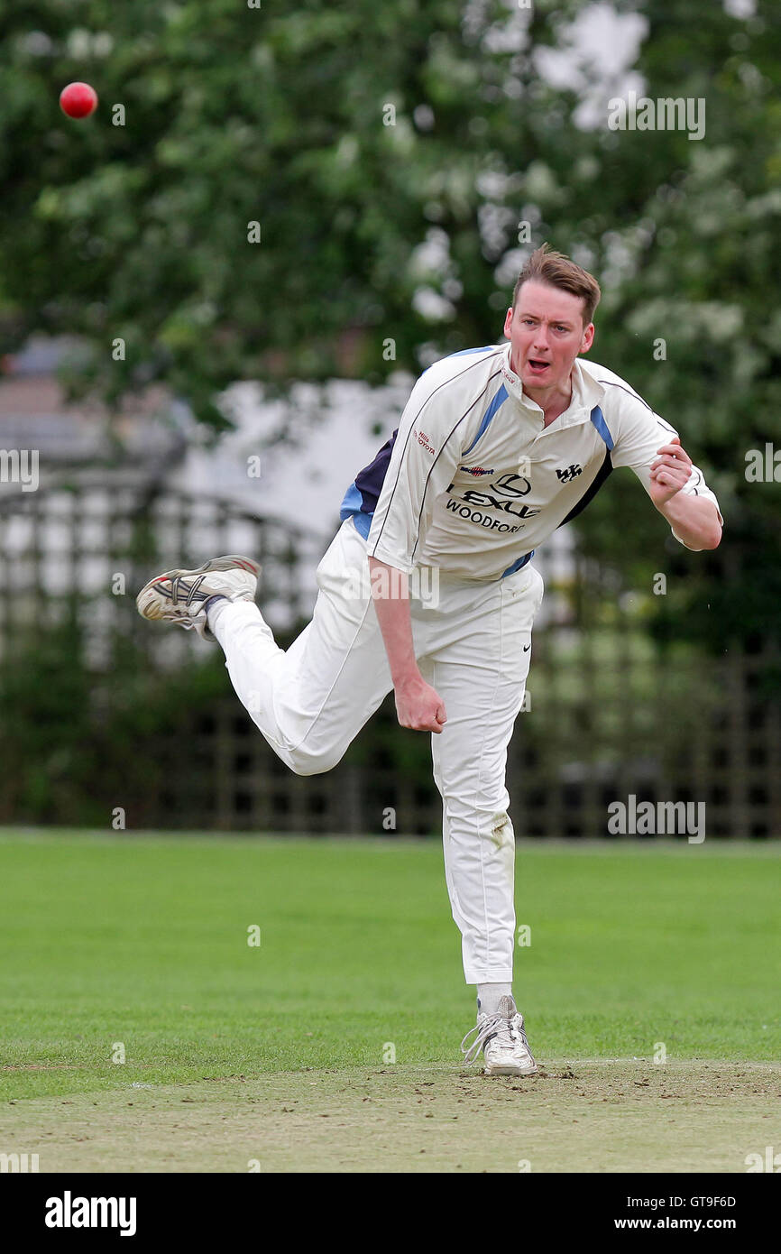 R Ellison of Woodord Wells Woodford Wells CC (fielding) vs Loughton