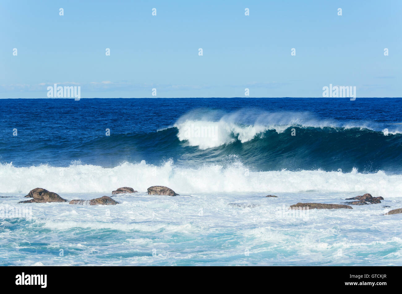Rolling waves hires stock photography and images Alamy