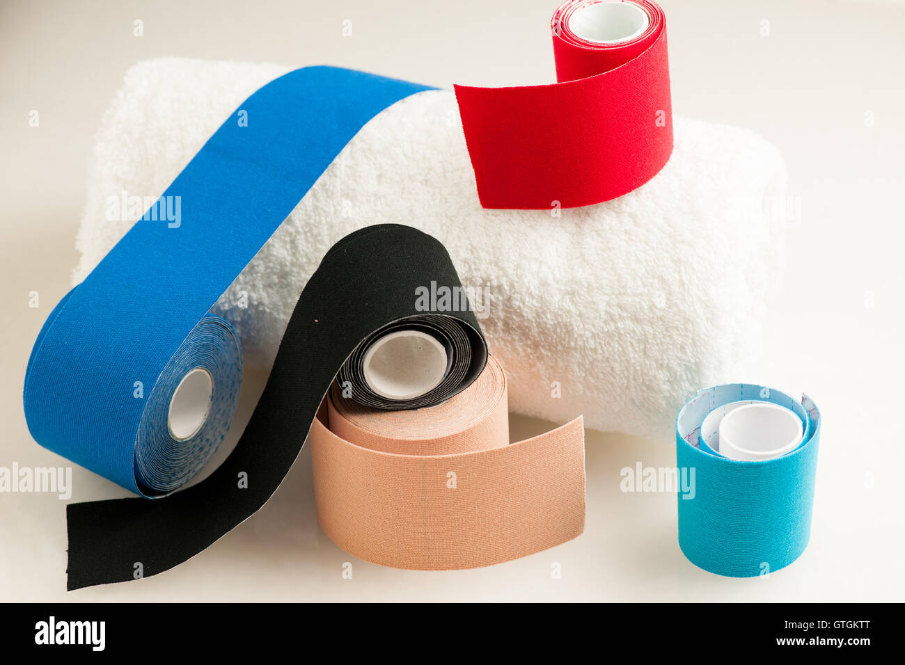 Kinesiotape hires stock photography and images Alamy