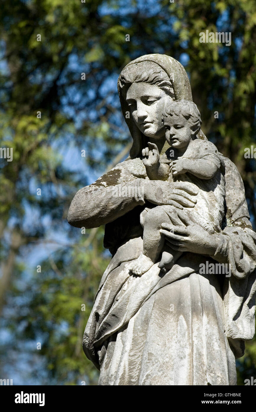 Old cemetery angel sculpture made of stone Stock Photo - Alamy