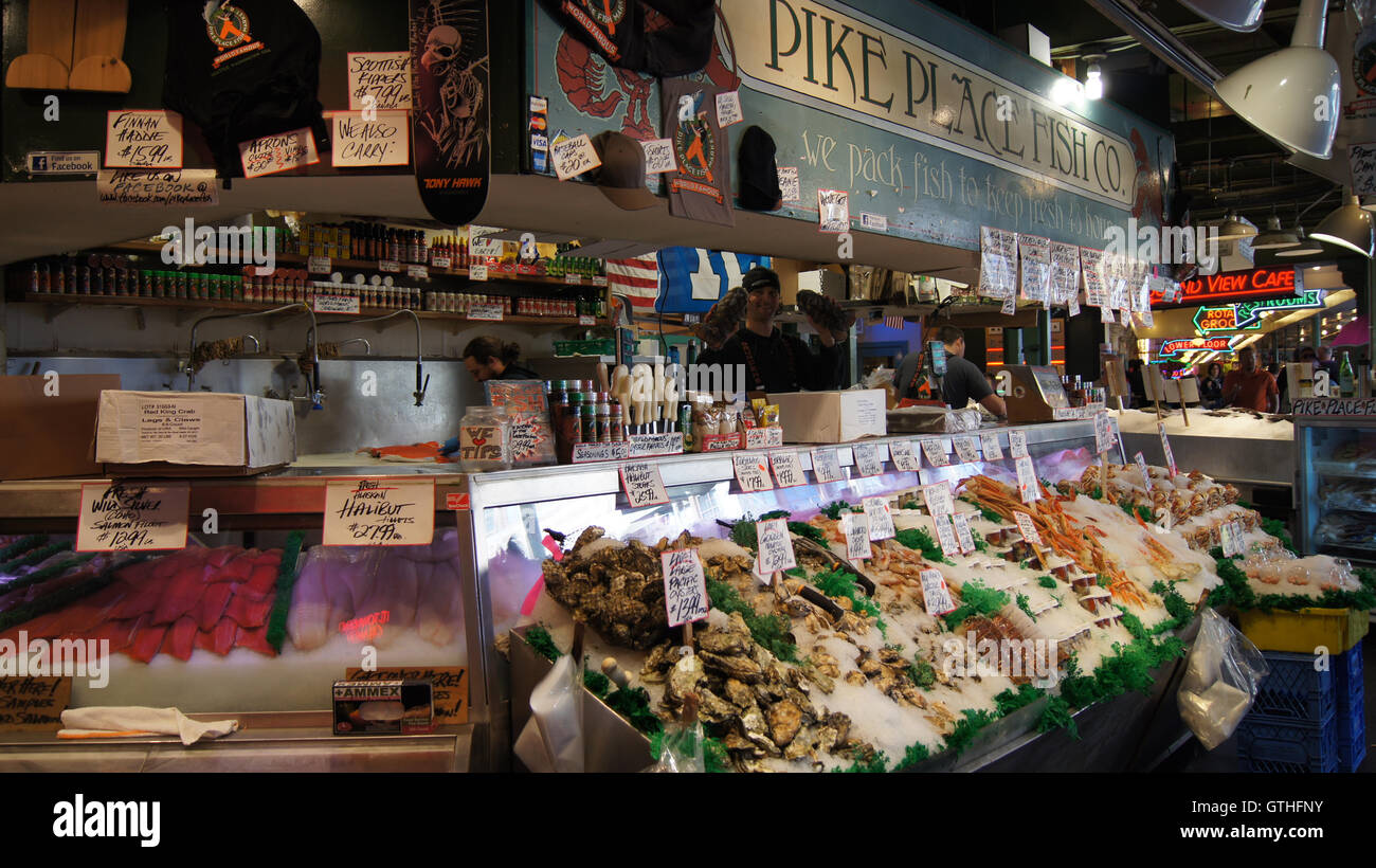 Seattle fish market throw hires stock photography and images Alamy