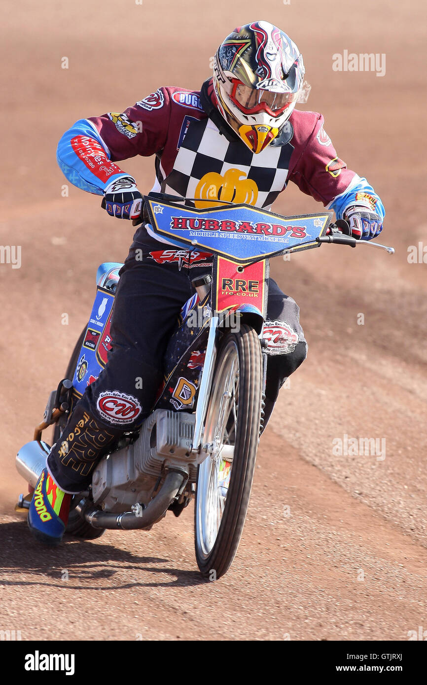 Shane Hazelden of Hackney Hawks in riding action - Hackney Hawks ...