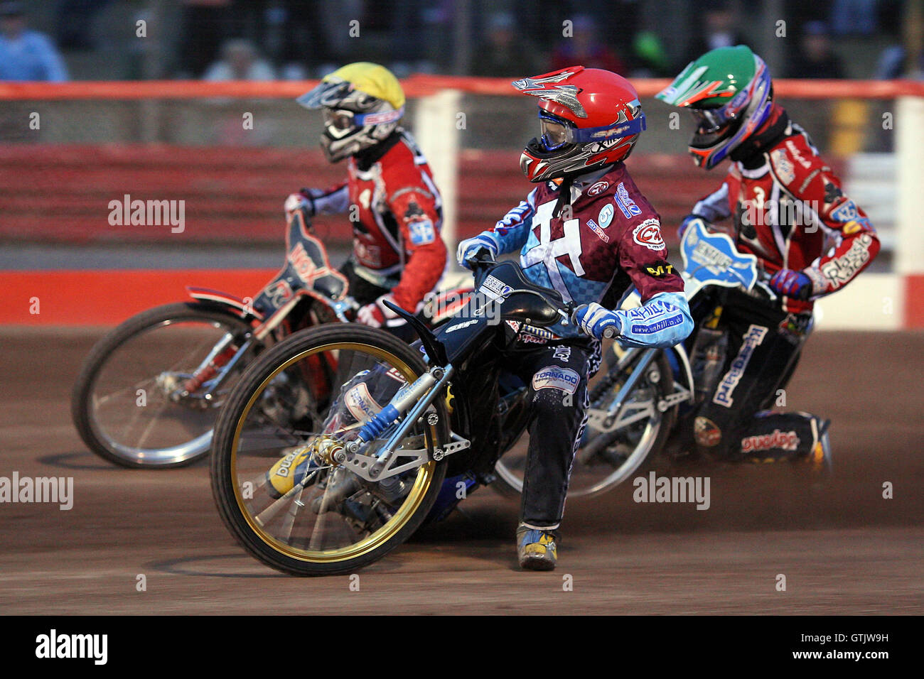 Heat 7: Jonas Davidsson (red), Morten Risager (yellow) and Patrick Hougaard  - Lakeside Hammers vs Belle Vue Aces - Sky Sports Elite League Speedway at  Arena Essex Raceway, Purfleet - 31/07/09 Stock Photo - Alamy