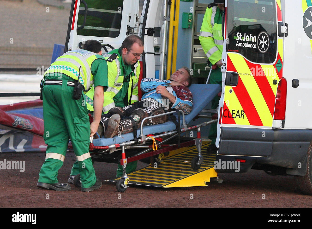 Ambulance at race track hi-res stock photography and images - Alamy