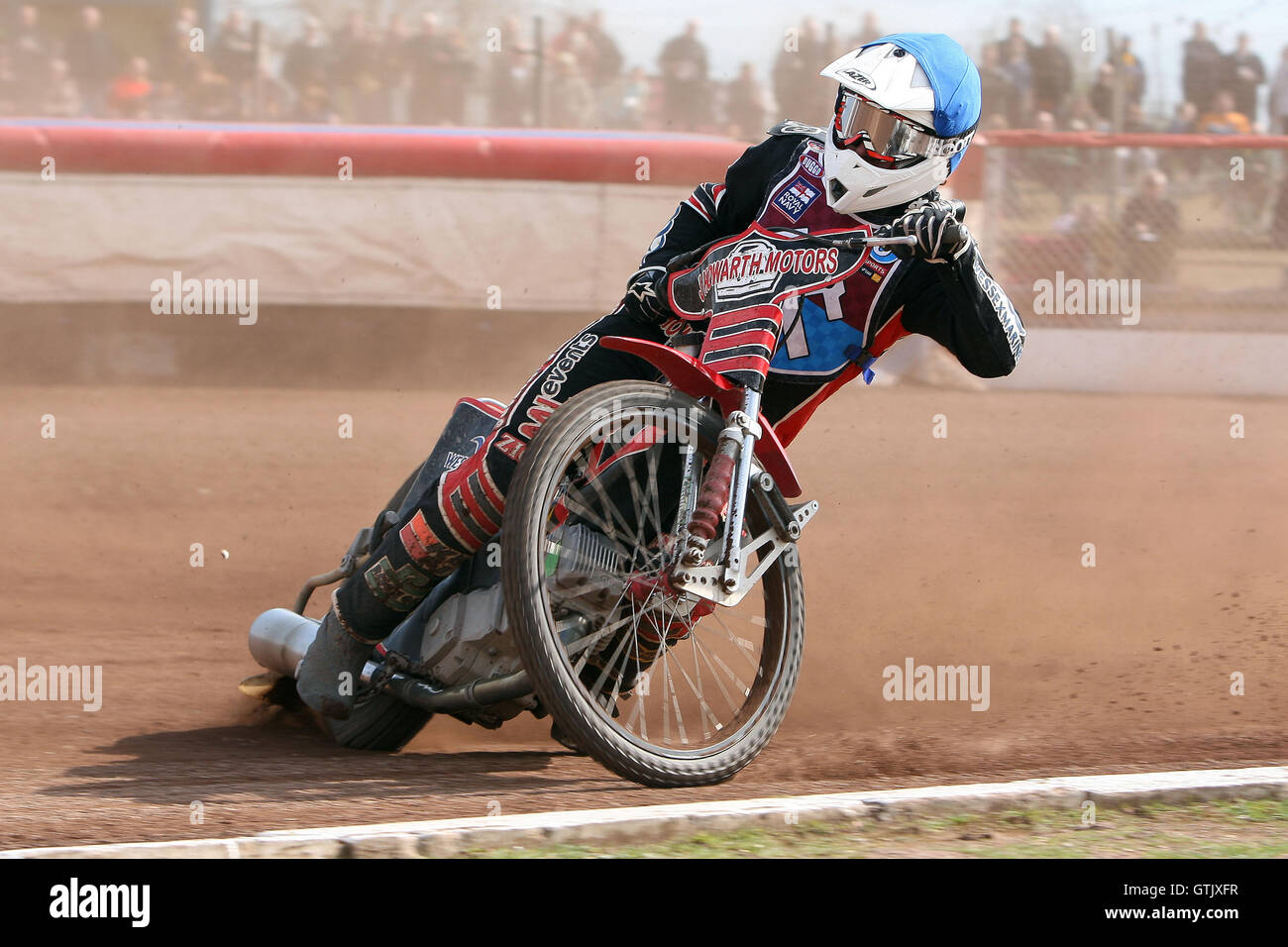 Heat 11: Kyle Howarth of Lakeside - Lakeside Hammers vs Eastbourne ...
