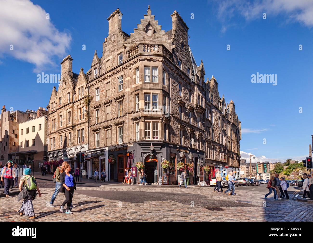 Pub in the Royal Mile, No. 1 High Street, on the corner of High Street and Jeffrey Street, Edinburgh, Scotland, UK Stock Photo