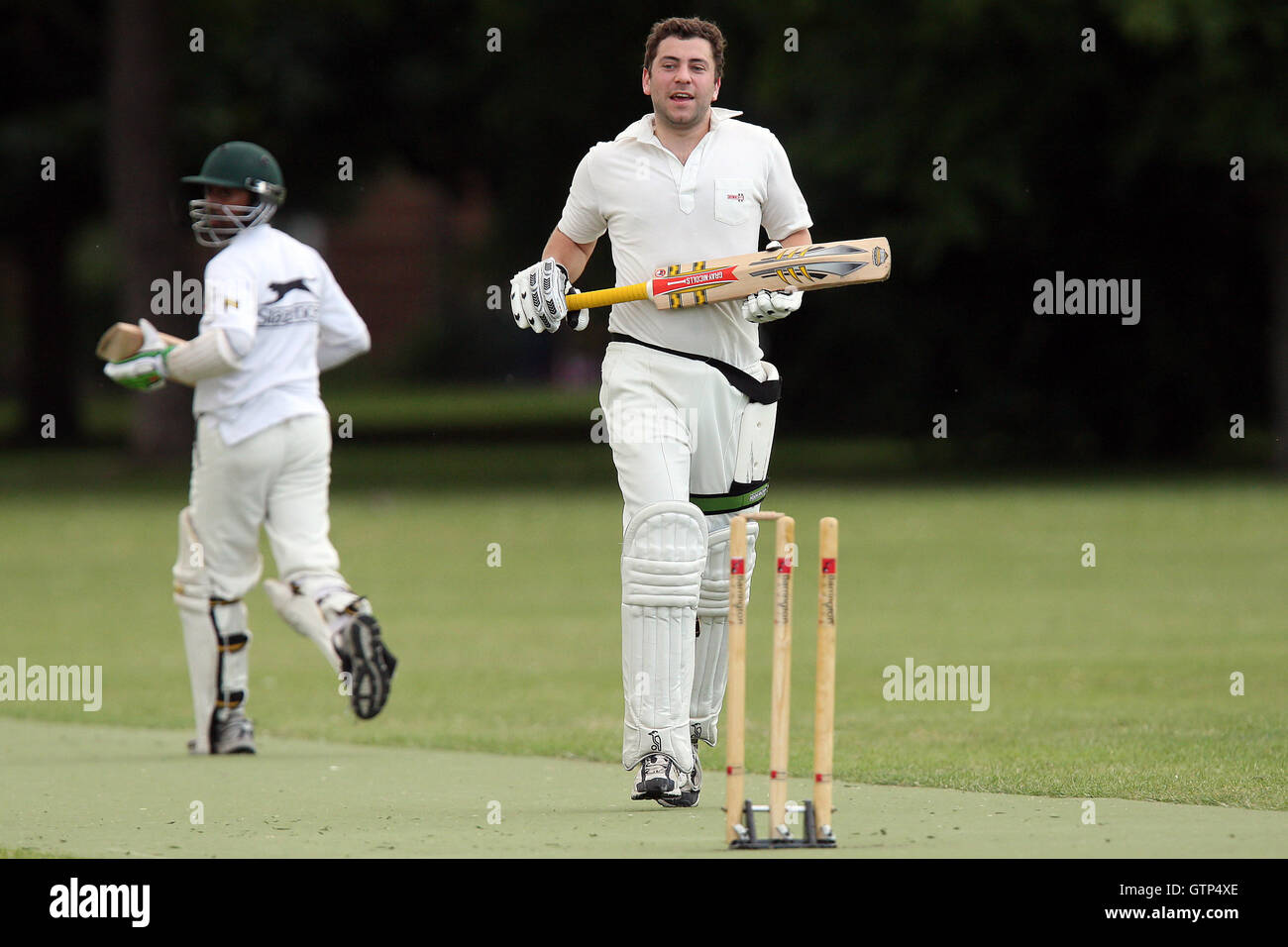 Dynamite Ducks Cc Fielding Vs London Wanderers Victoria Park 