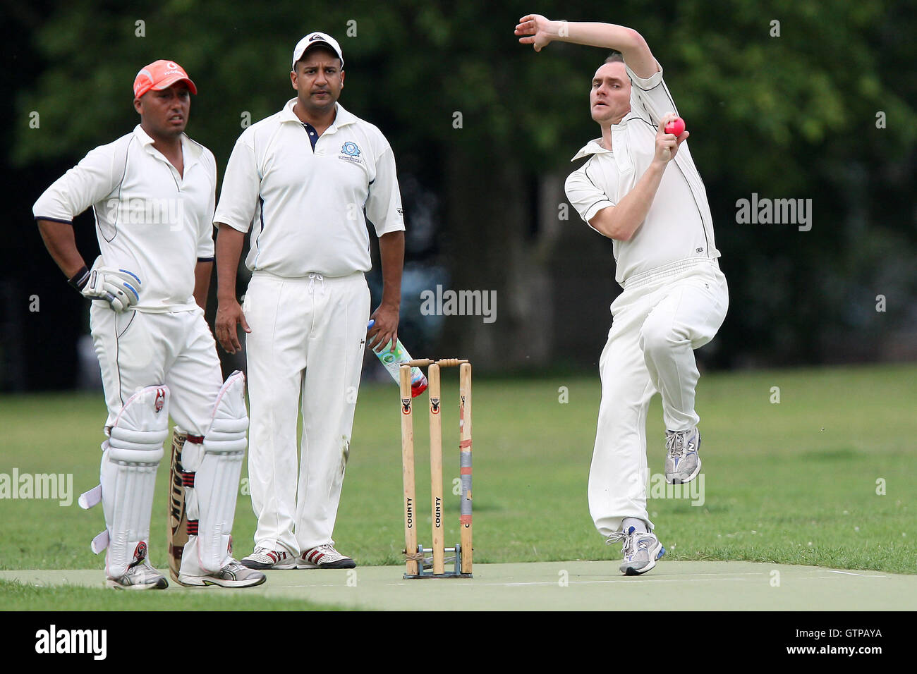 Sky CC (batting) vs Pacific CC - Victoria Park Community Cricket League - 27/06/11 Stock Photo