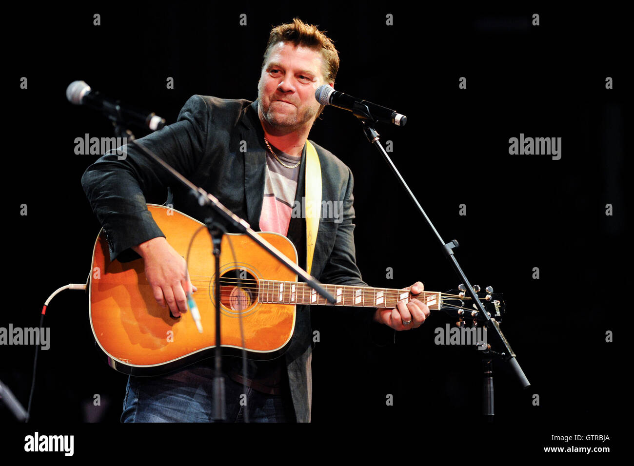 September 9, 2016. London, Canada. Chris Thorsteinson performs at the CCMA Legends Show at Centennial Hall in London, Ontario. Dominic Chan/EXImages. Stock Photo