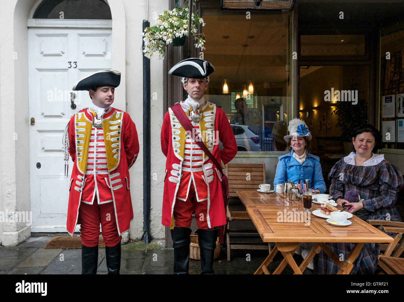 Bath, UK. 10th Sep, 2016. Jane Austen fans are pictured as they wait to take part in the world famous Grand Regency Costumed Promenade. The Promenade, part of the Jane Austen Festival is a procession through the streets of Bath and the participants who come from all over the world dress in 18th Century costume. Credit:  Lynchpics/Alamy Live News Stock Photo
