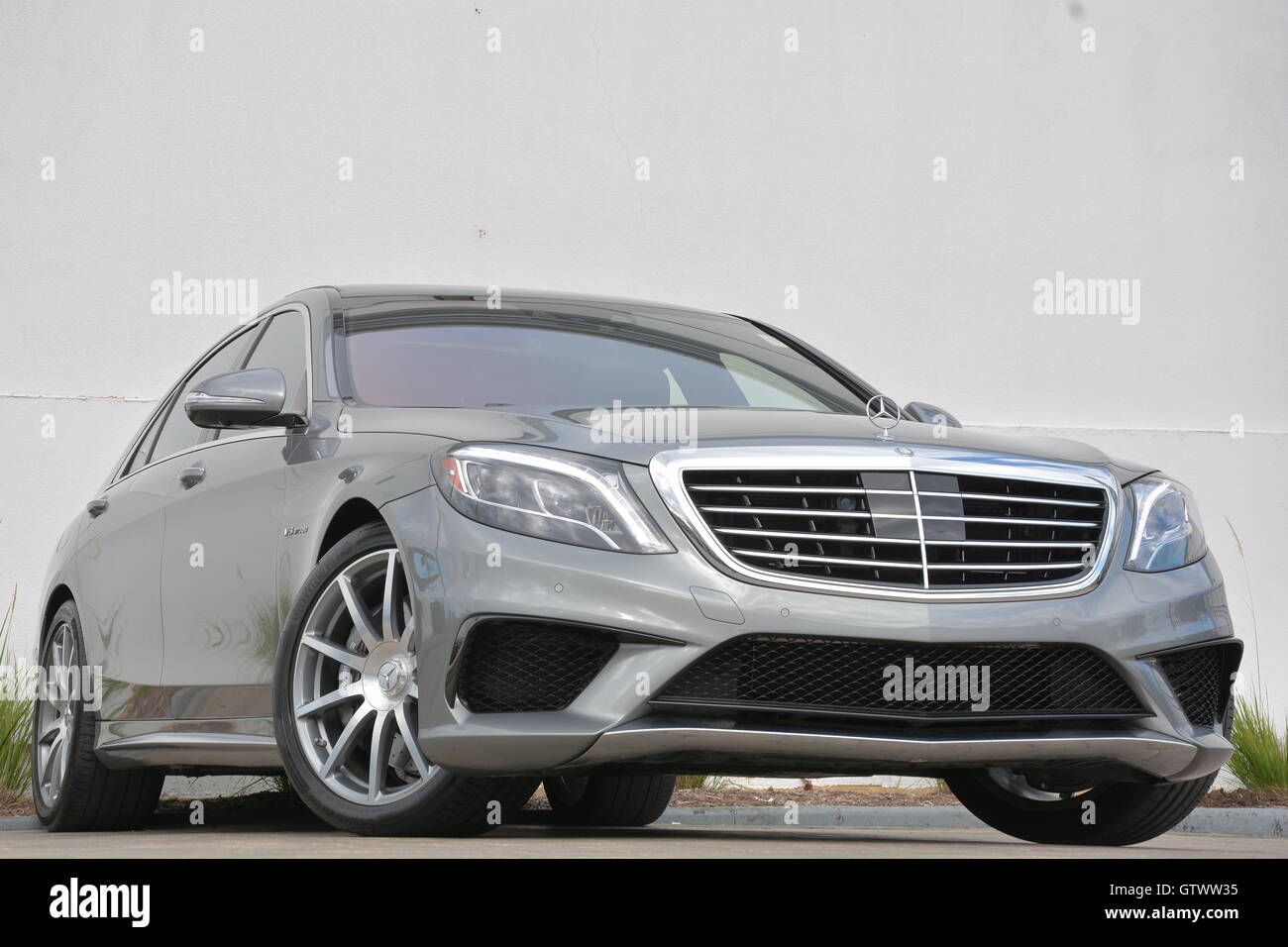 Silver amg wheels hi-res stock photography and images - Alamy