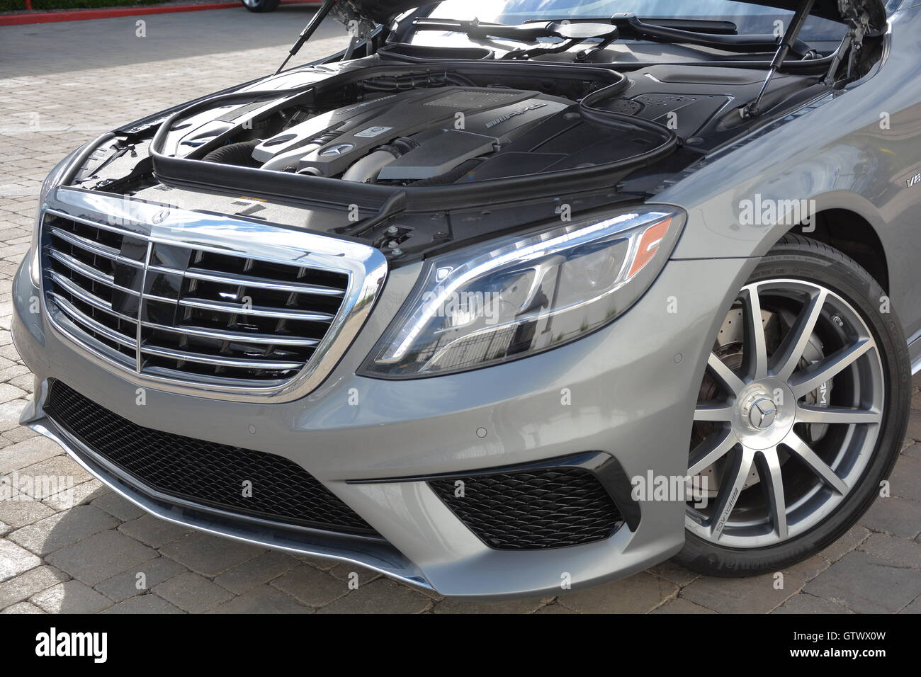 Silver amg wheels hi-res stock photography and images - Alamy