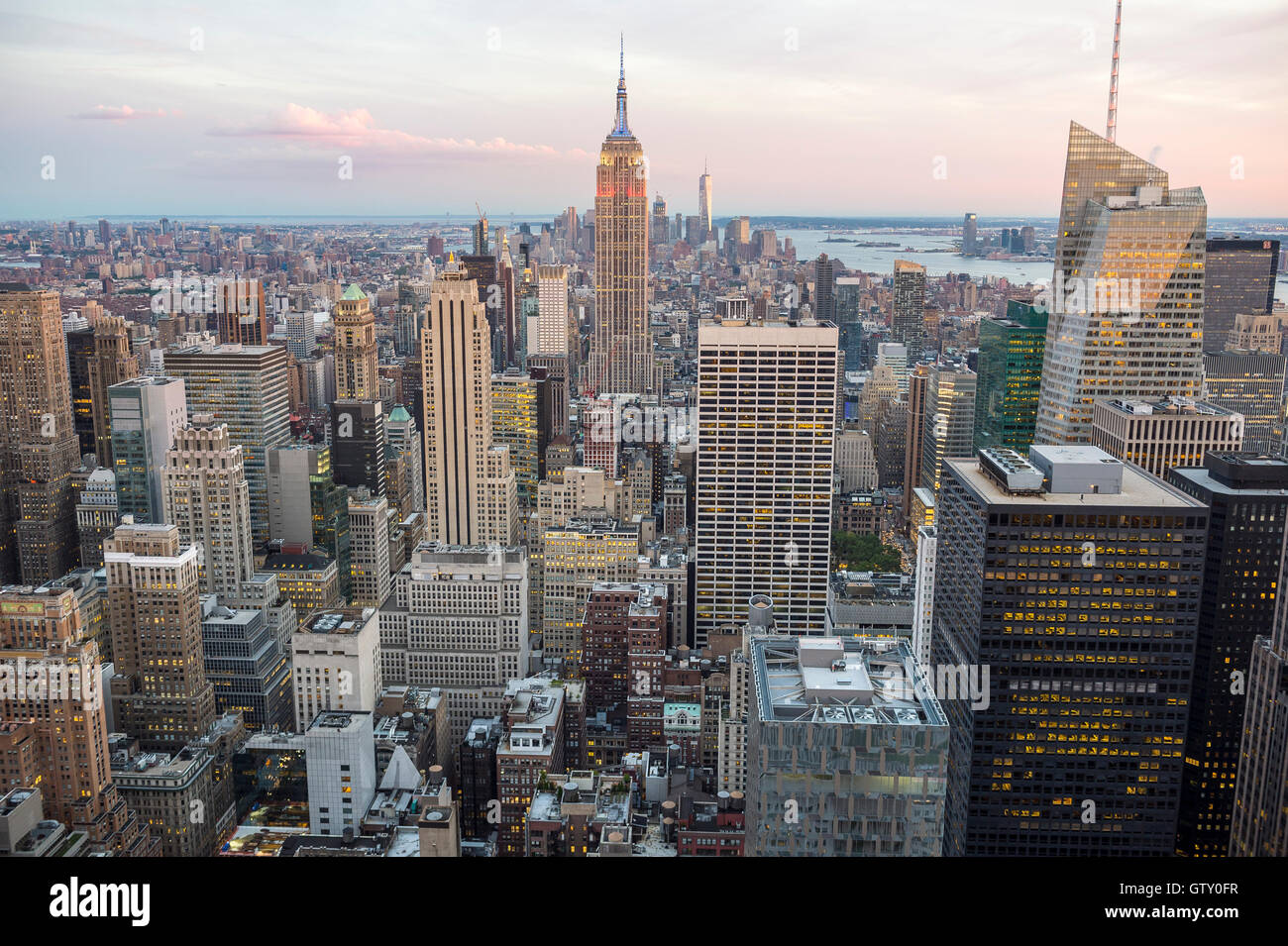 New york skyline dusk clouds hi-res stock photography and images - Alamy