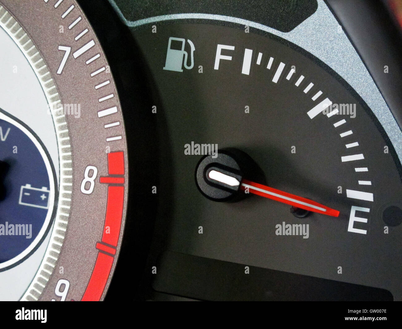 Car fuel gauge arrow hires stock photography and images Alamy