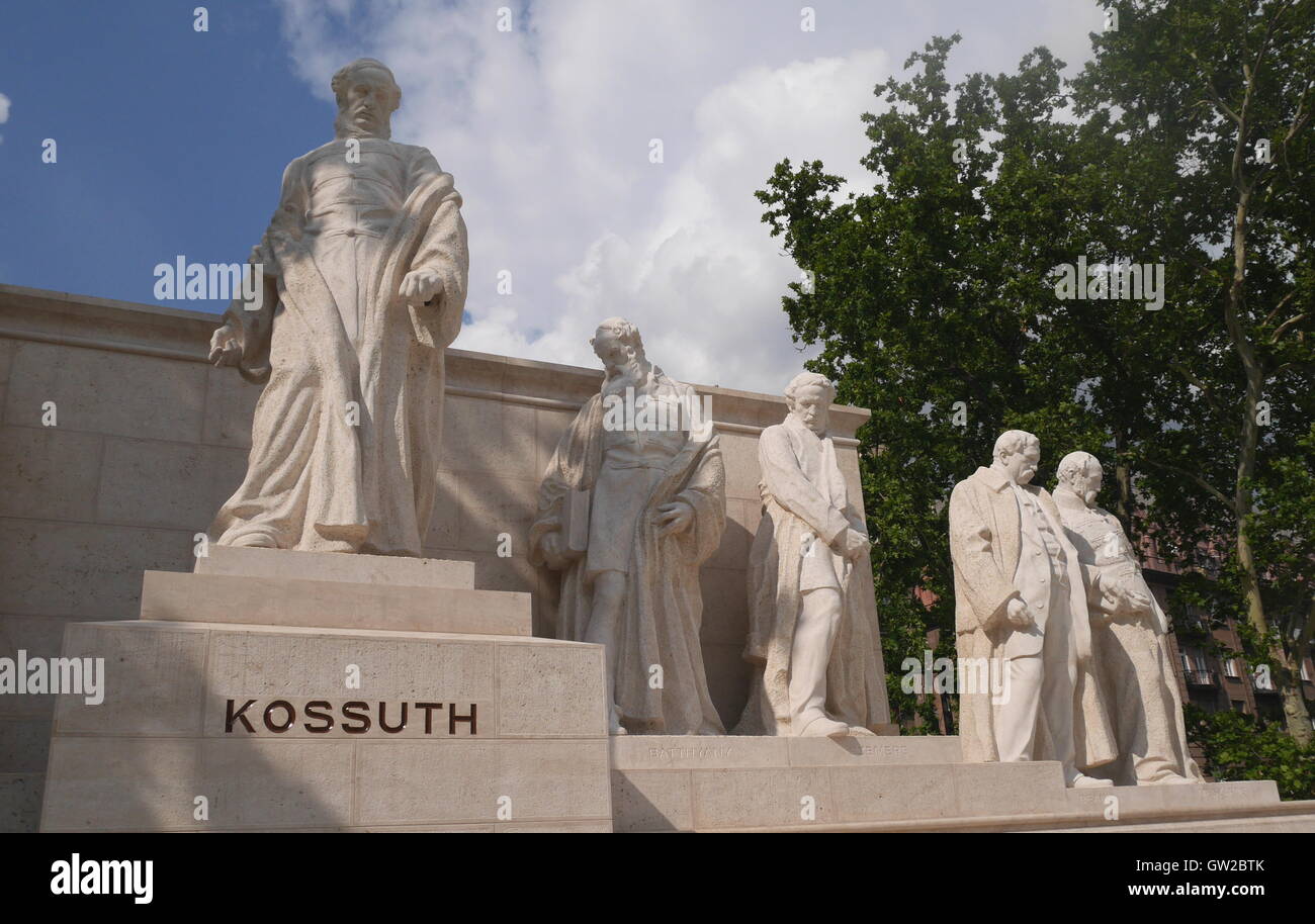 Monument To Kossuth Lajos Kossuth Lajos Ter Square Budapest Hungary Stock Photo Alamy